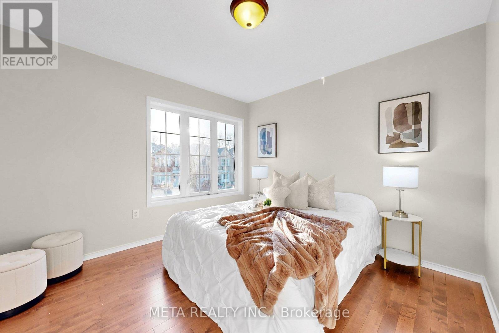 74 MCSWEENEY CRESCENT - 31