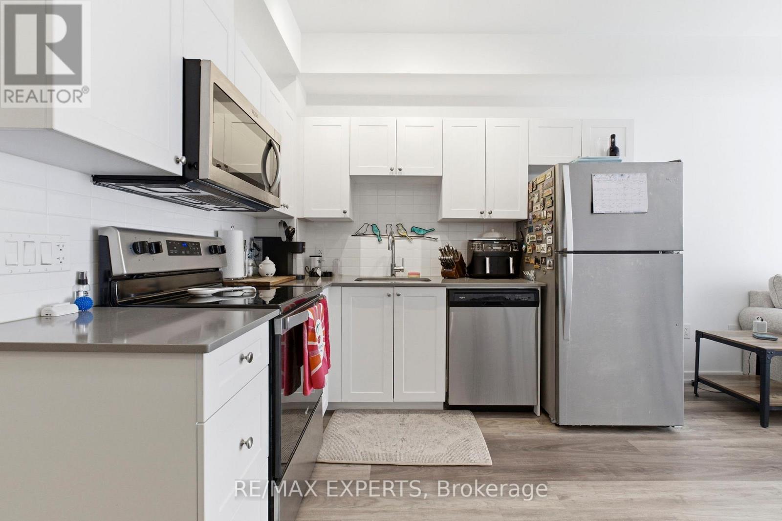 325 - 430 ESSA ROAD — photo 11