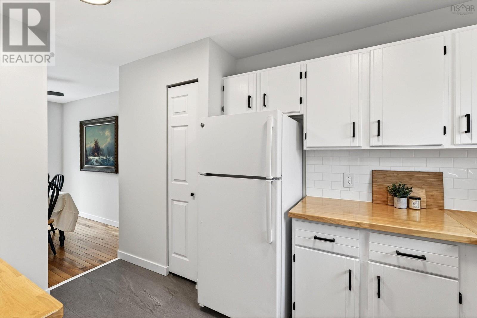 Property 8 of 50 of 31 Circassion Drive