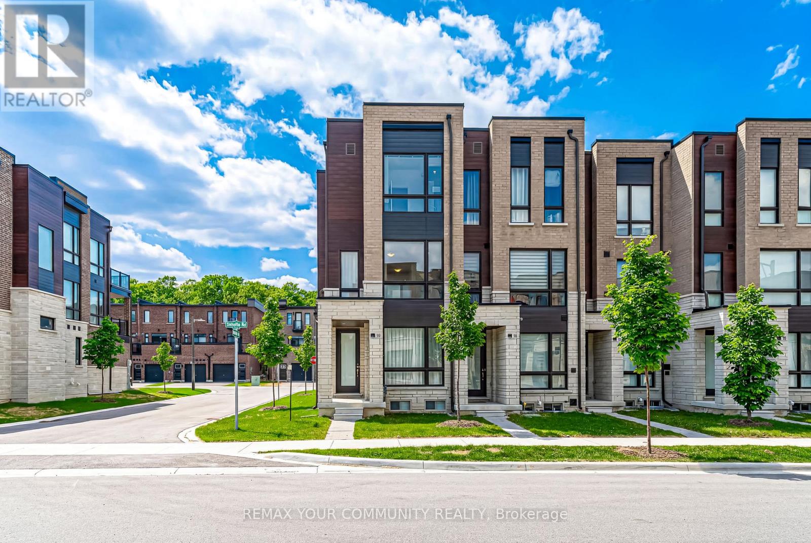 92 STAUFFER CRESCENT