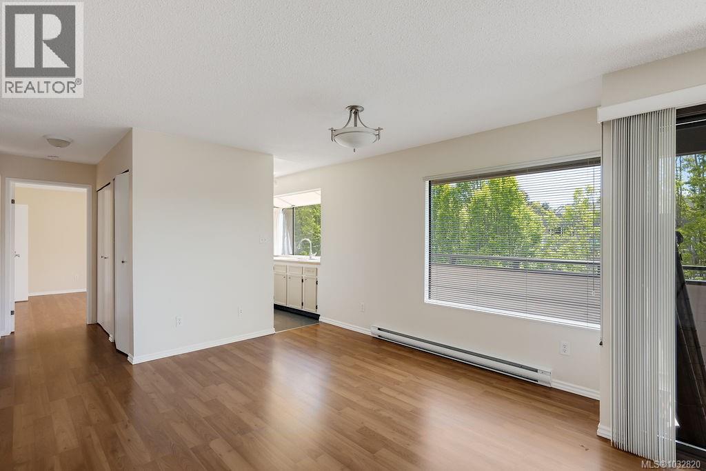 #402 3274 Glasgow Ave - 10