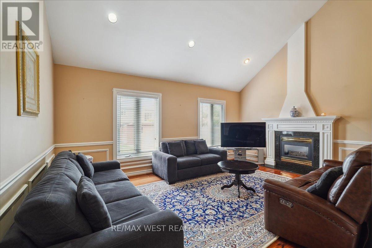 15 BROWNLEE AVENUE — photo 10