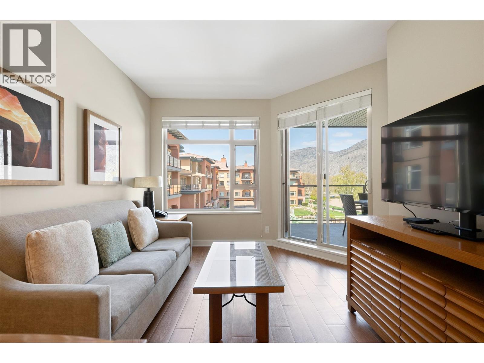 #332 15 Park Place Unit# 332 - 5