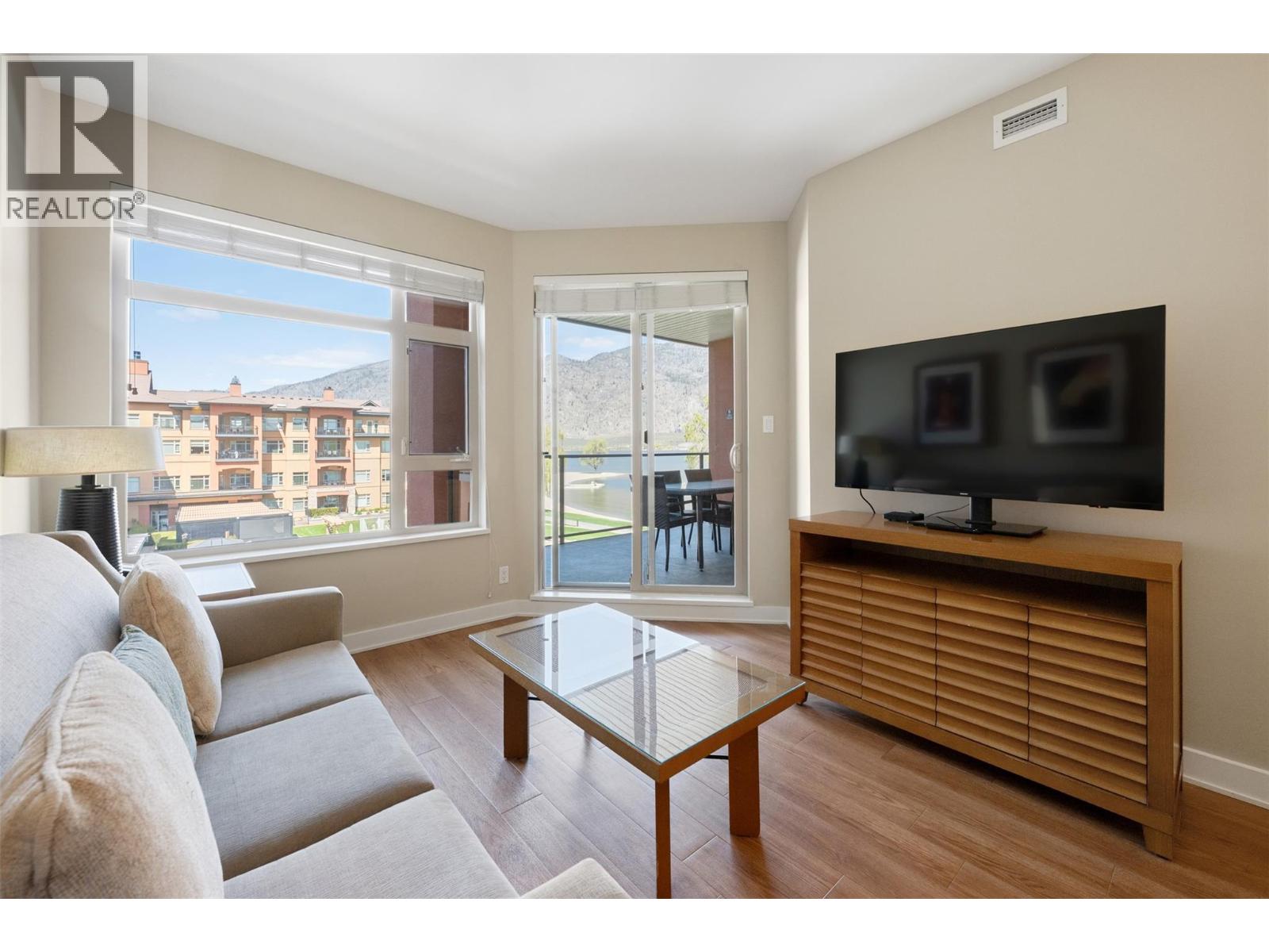 #332 15 Park Place Unit# 332 - 6