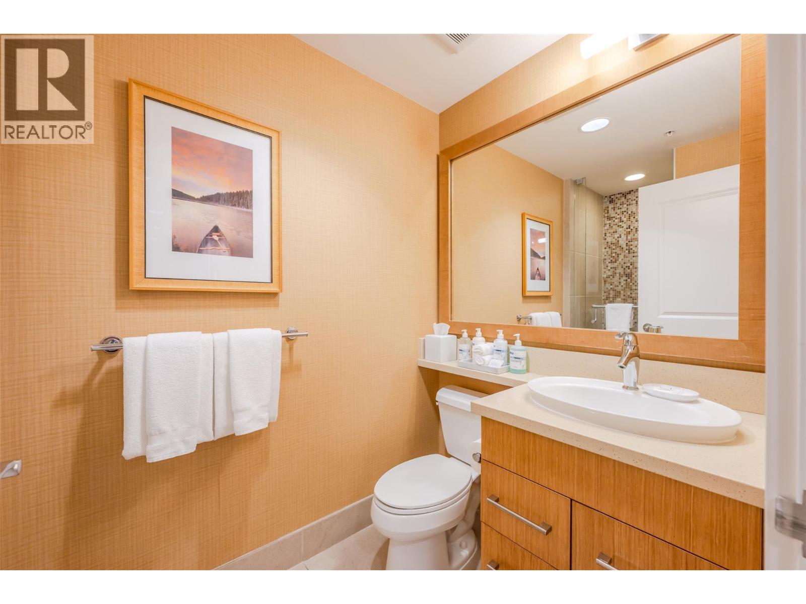 #332 15 Park Place Unit# 332 - 26