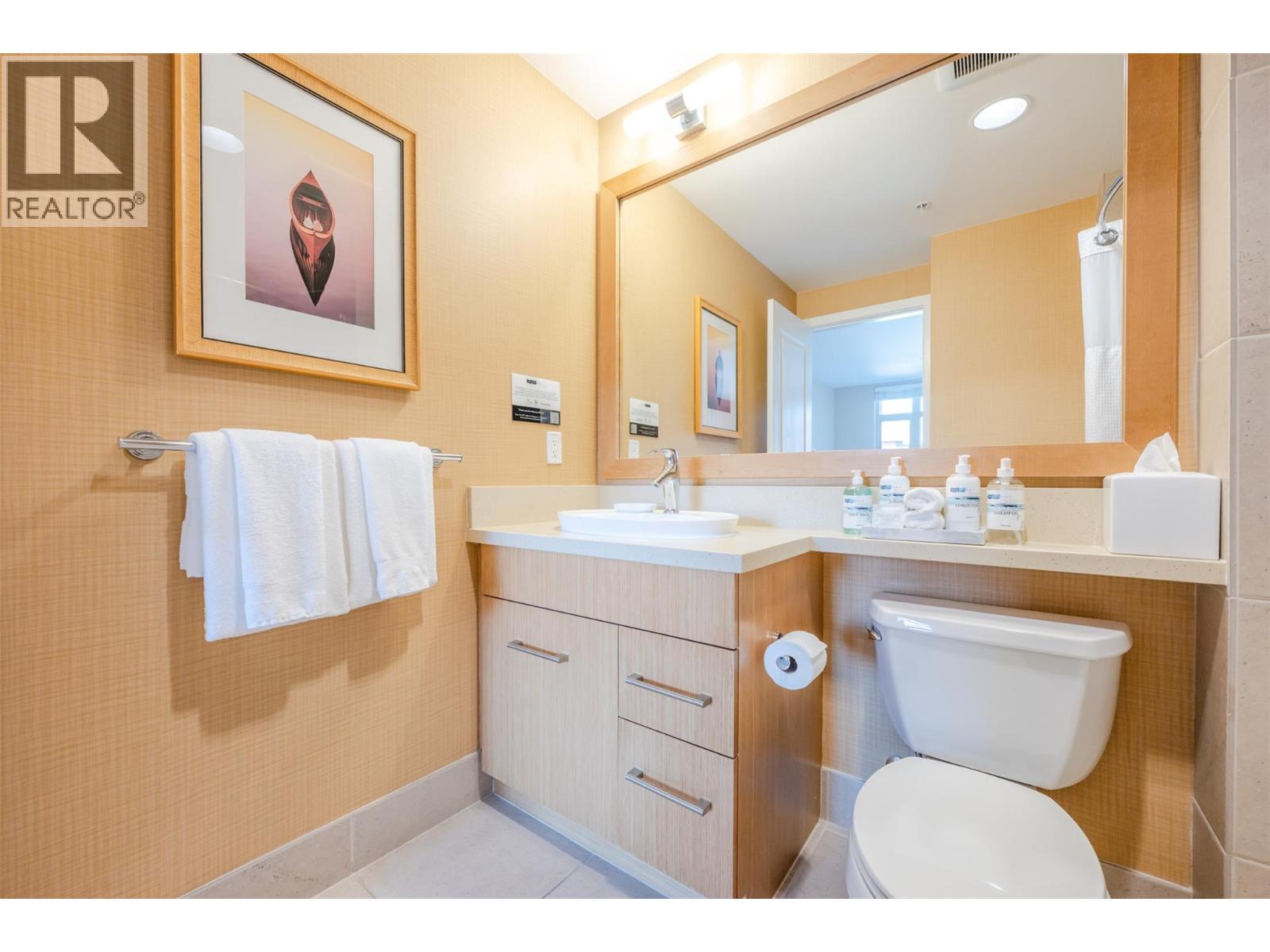 #332 15 Park Place Unit# 332 - 22