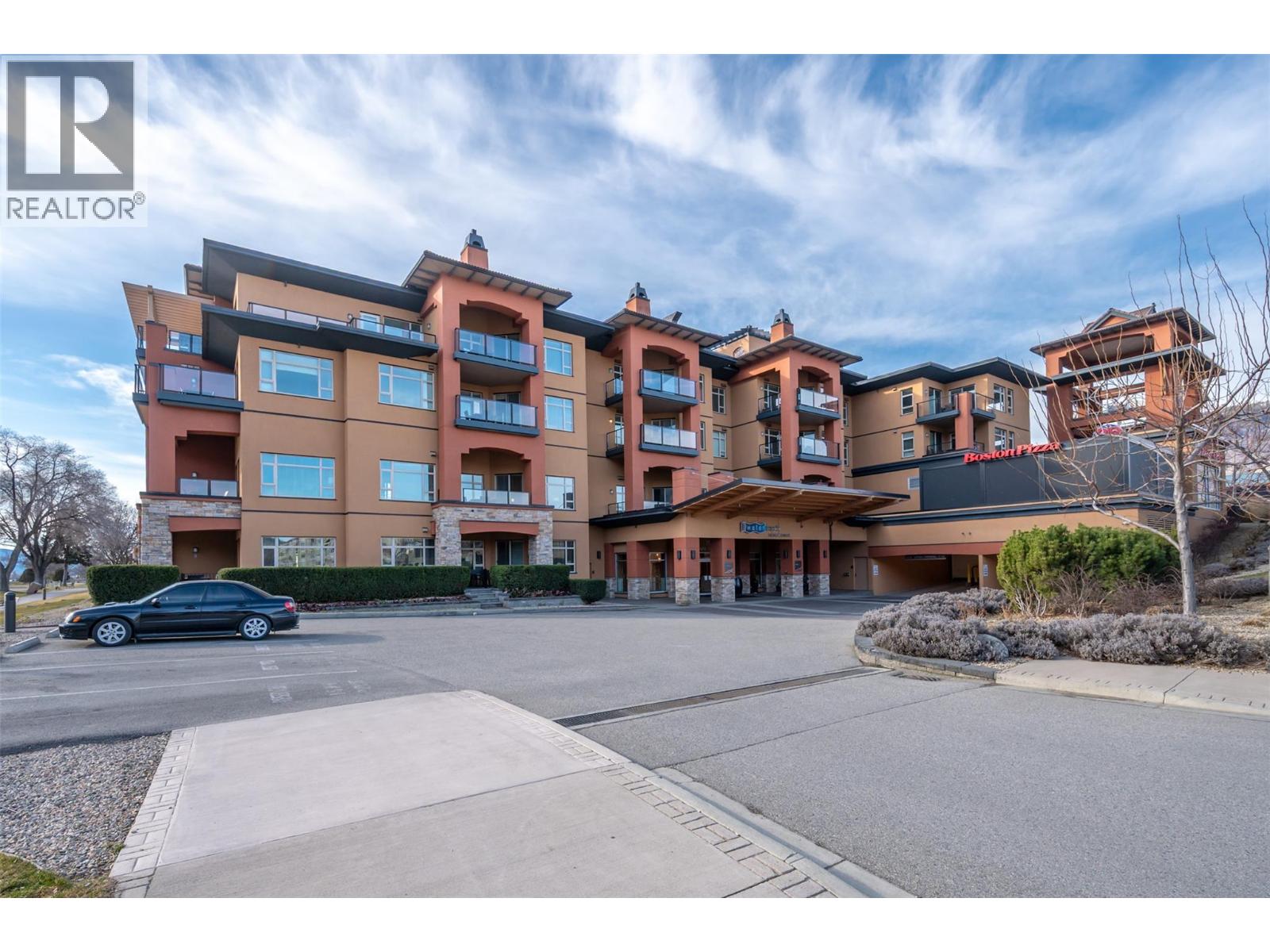 #332 15 Park Place Unit# 332 - 45