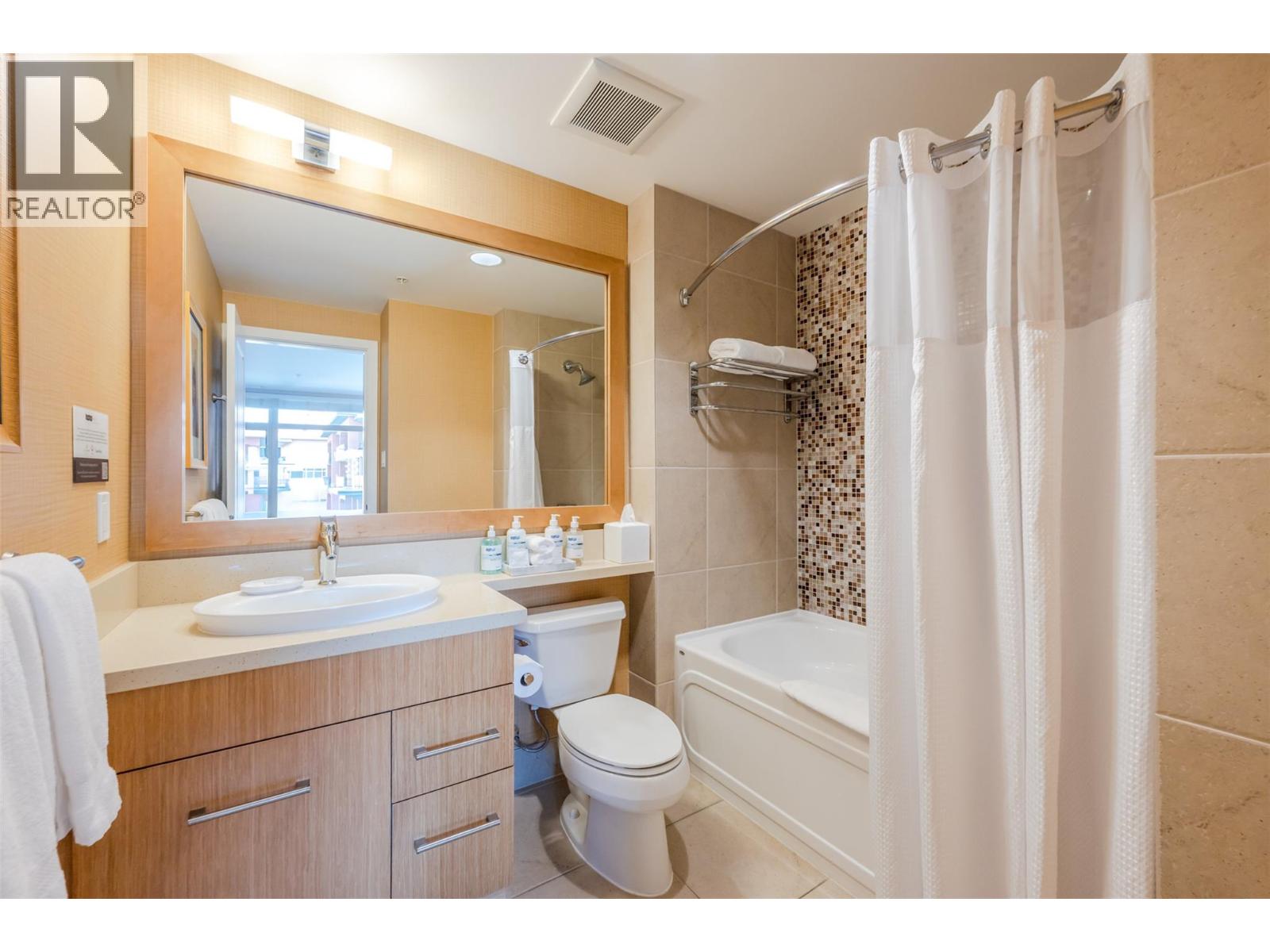 #332 15 Park Place Unit# 332 - 20