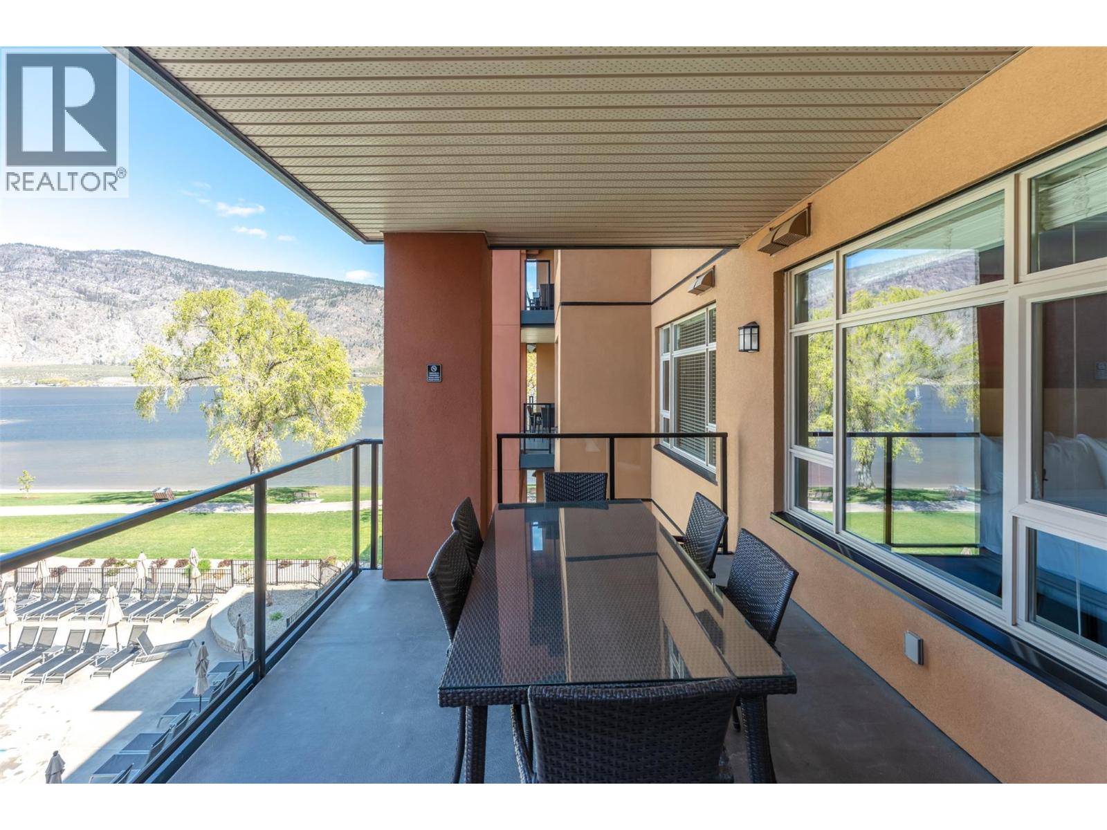 #332 15 Park Place Unit# 332 - 31