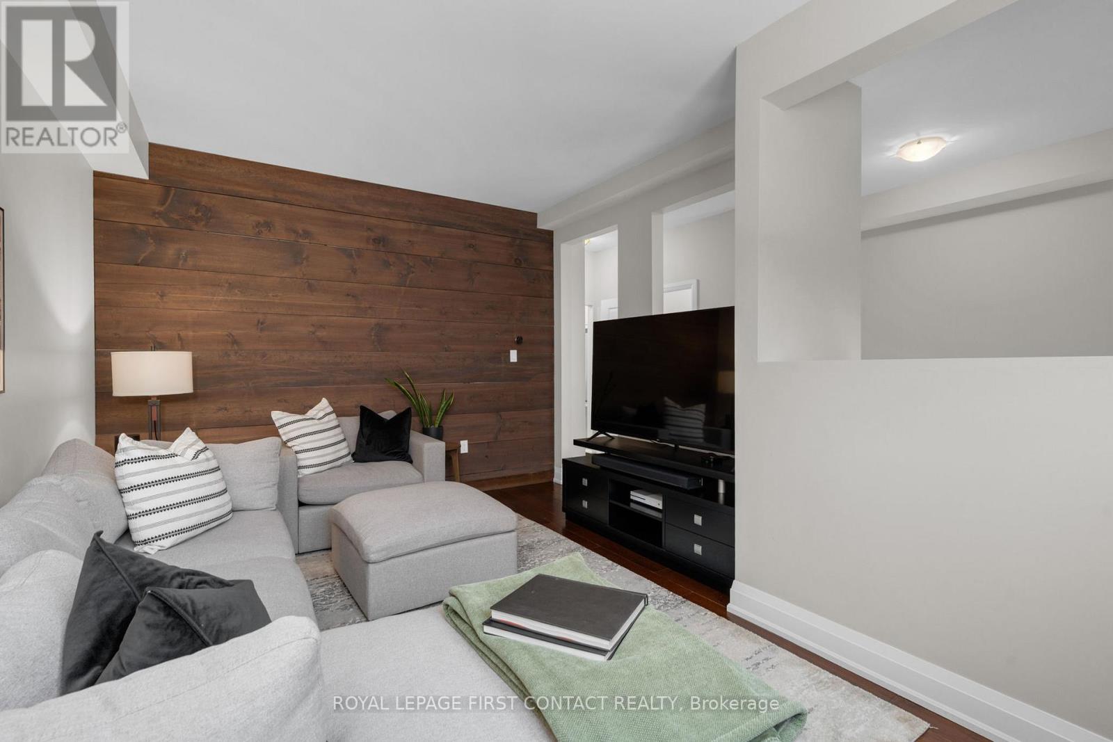 21 - 376 BLAKE STREET — photo 6