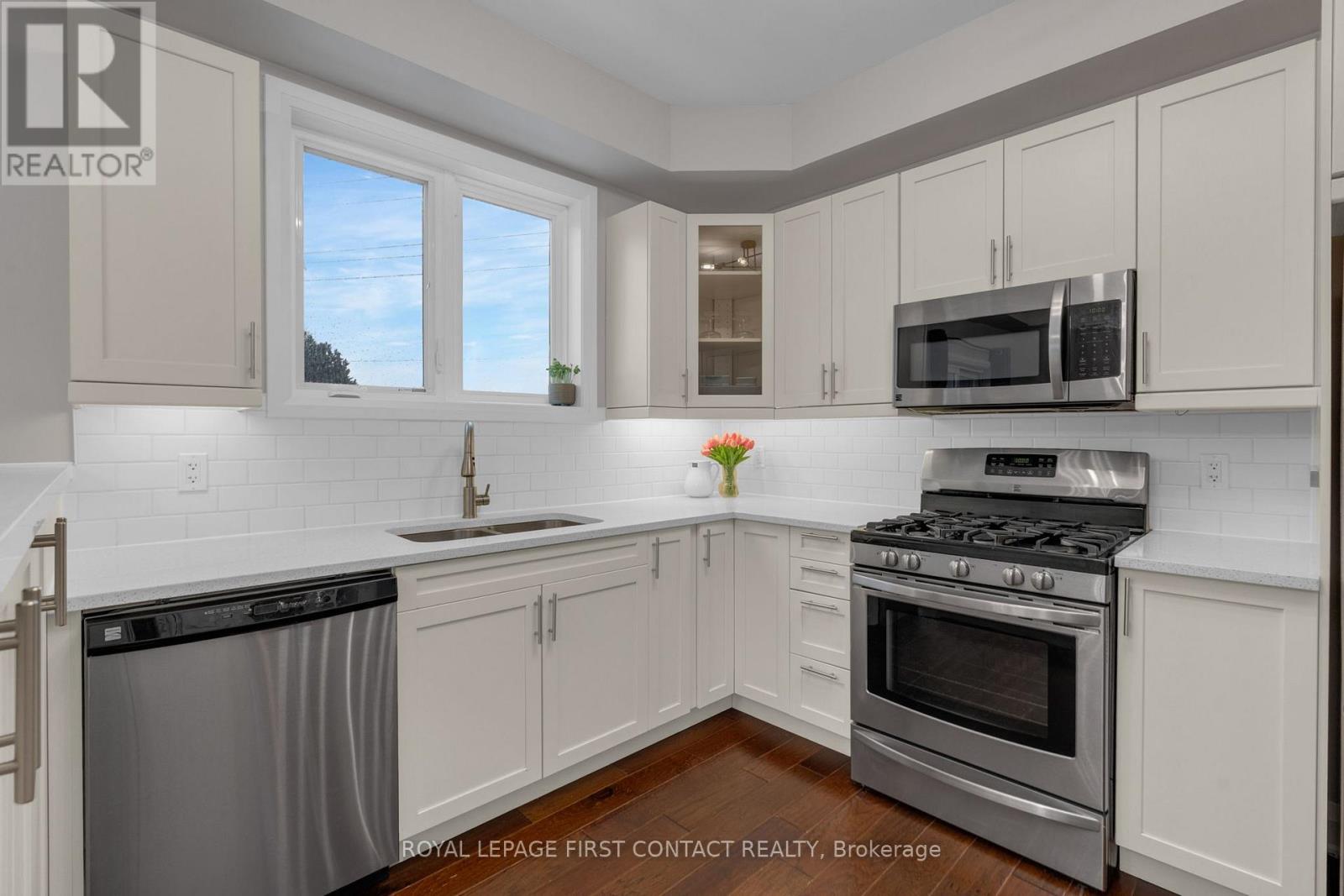 21 - 376 BLAKE STREET — photo 8