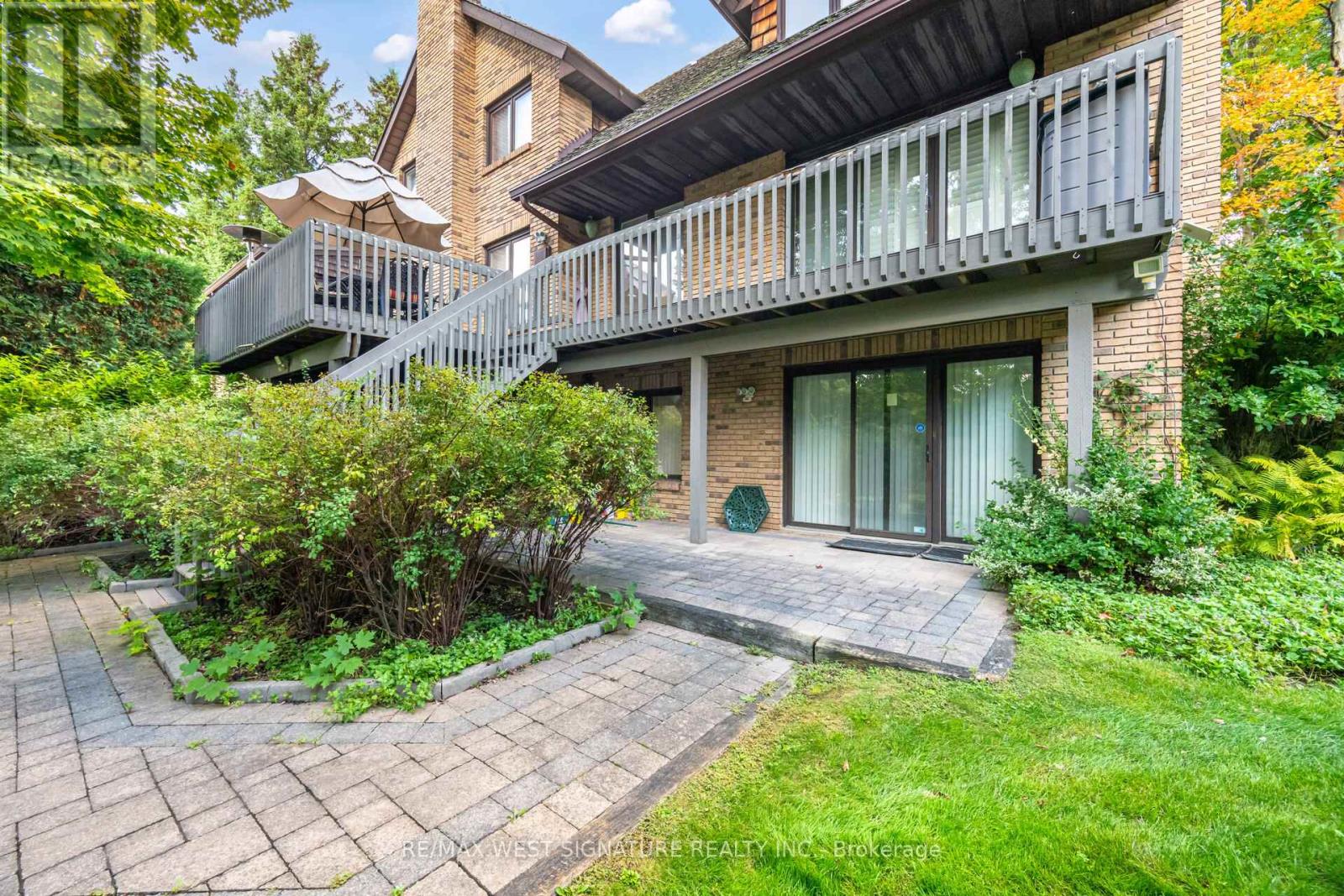 126 CURTIS CRESCENT — photo 32