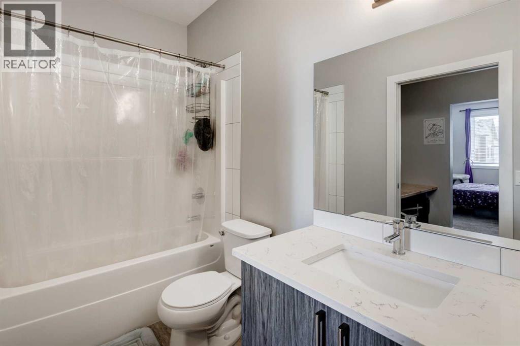 105 REDSTONE CRESCENT NE - 13