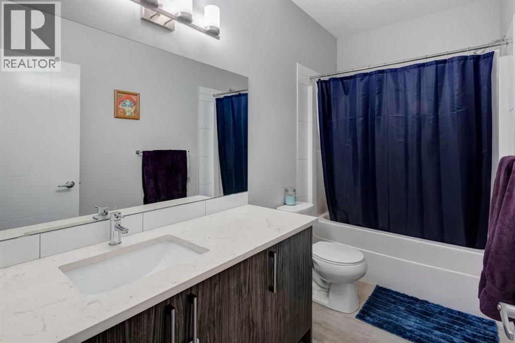 105 REDSTONE CRESCENT NE - 16