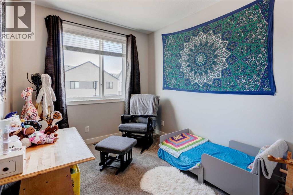 105 REDSTONE CRESCENT NE - 14