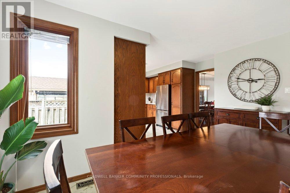8 WYVIS COURT — photo 15