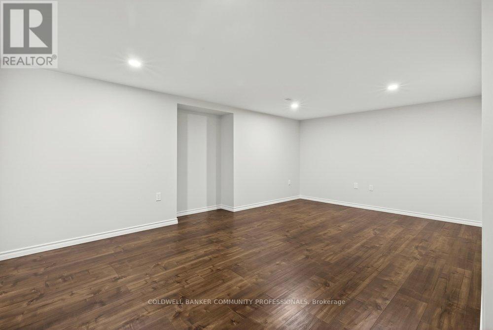 8 WYVIS COURT — photo 35