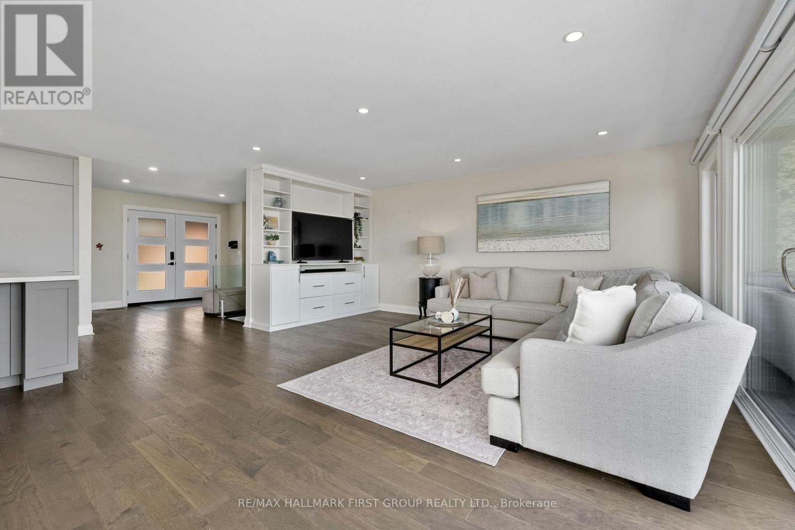 75 EAST HOUSE CRESCENT - 11
