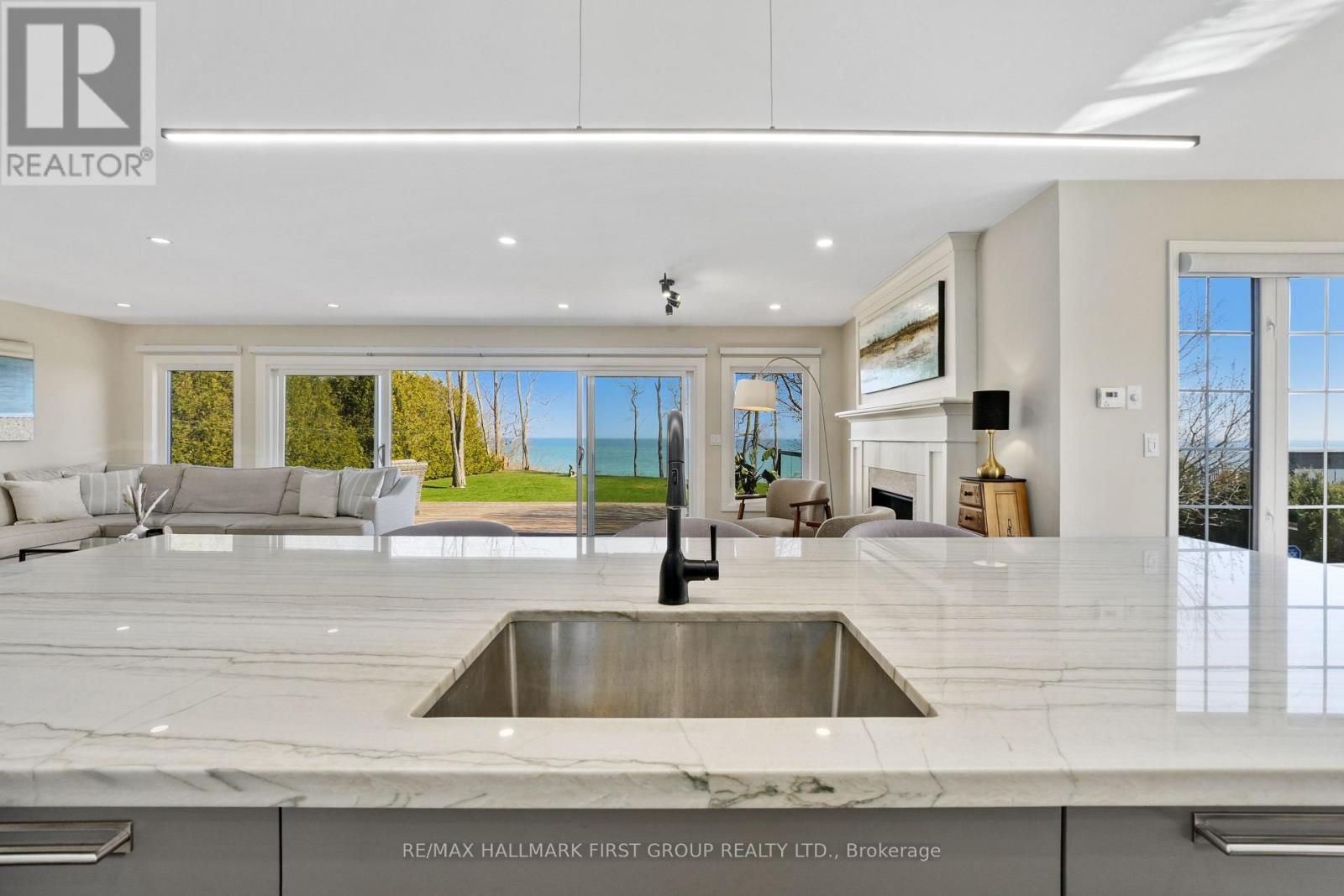 75 EAST HOUSE CRESCENT - 16