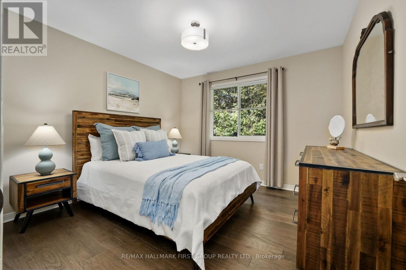 75 EAST HOUSE CRESCENT - 26