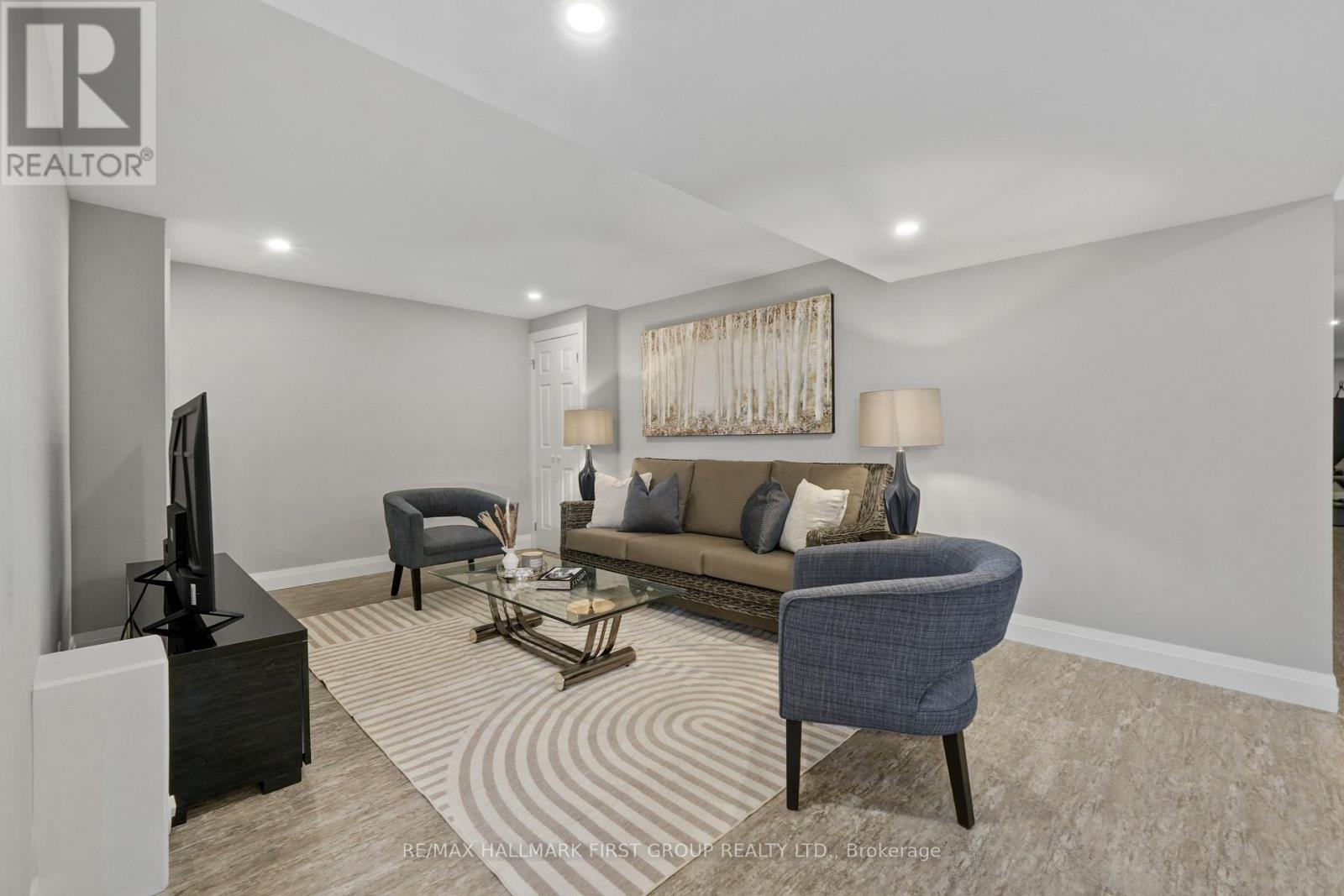 75 EAST HOUSE CRESCENT - 30