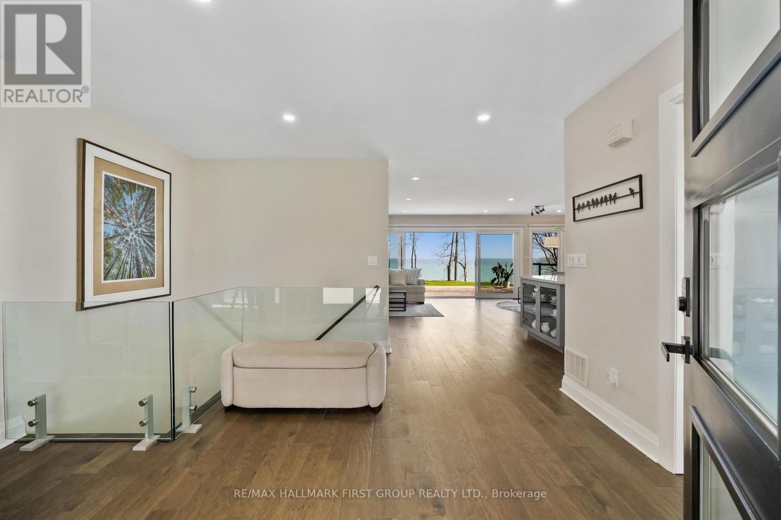 75 EAST HOUSE CRESCENT - 4