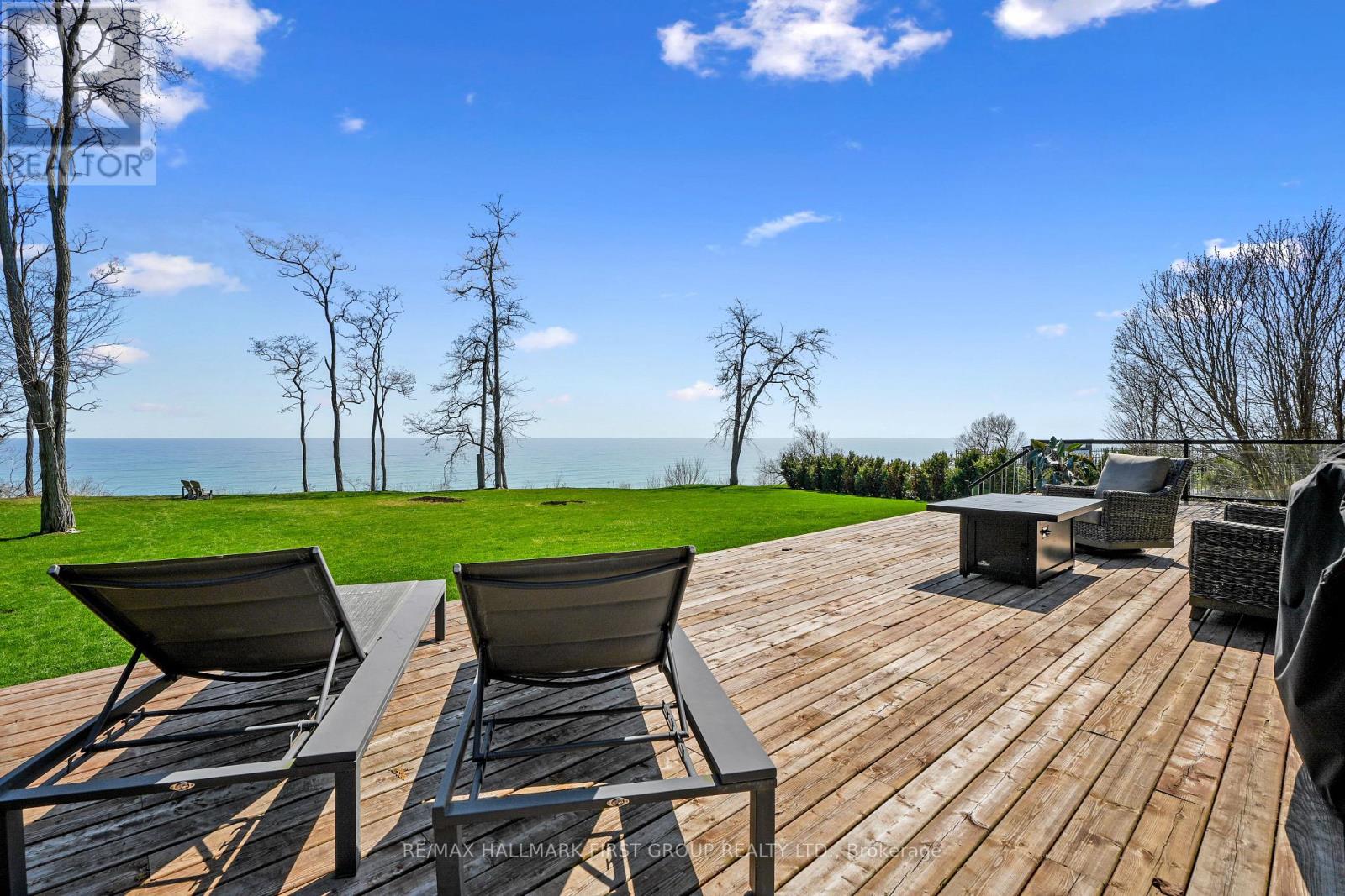 75 EAST HOUSE CRESCENT - 41