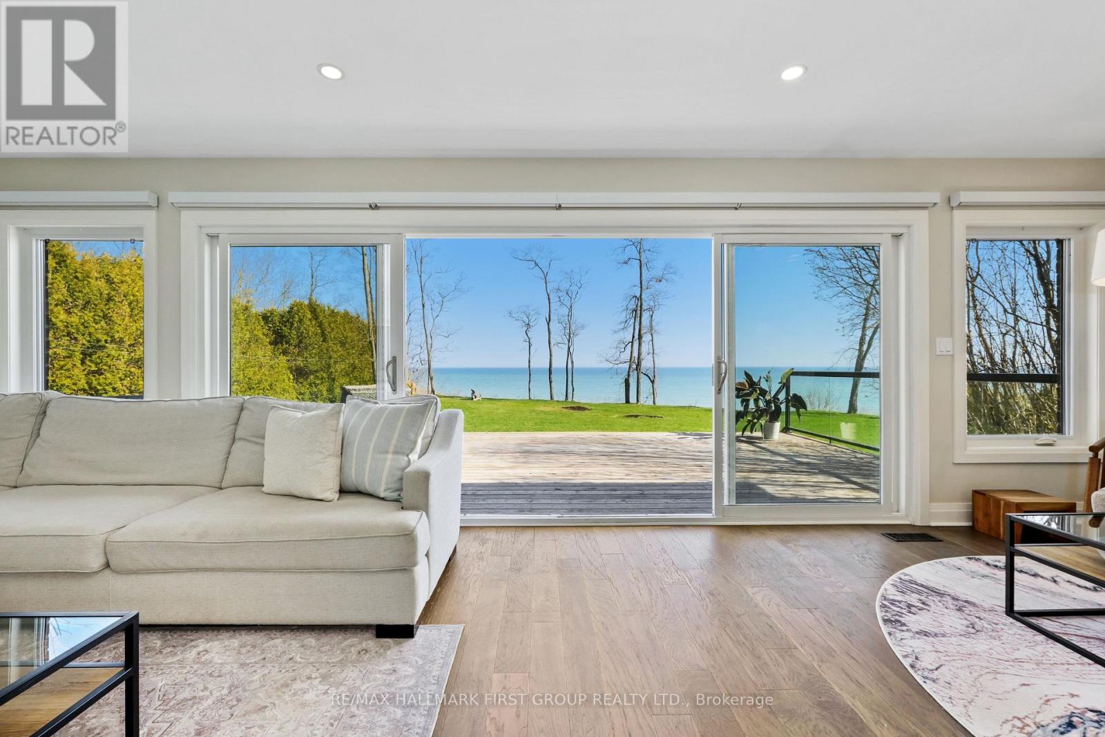75 EAST HOUSE CRESCENT - 6