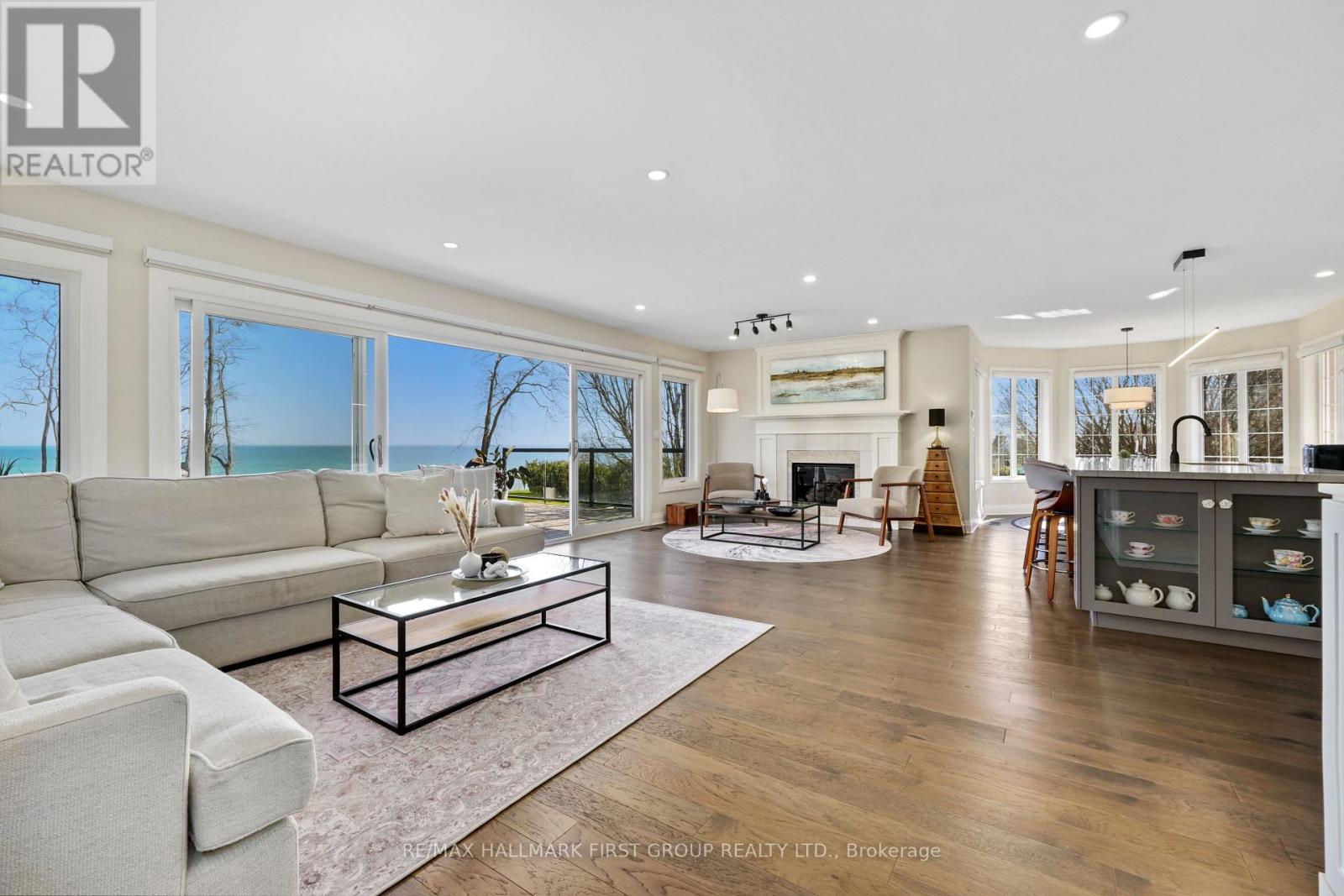 75 EAST HOUSE CRESCENT - 7
