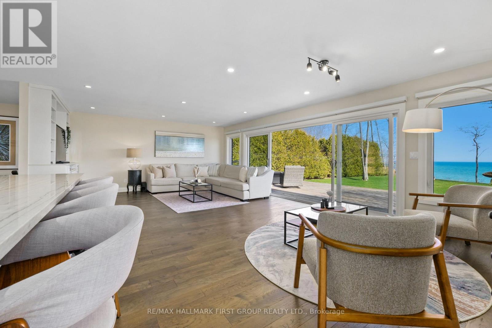 75 EAST HOUSE CRESCENT - 9