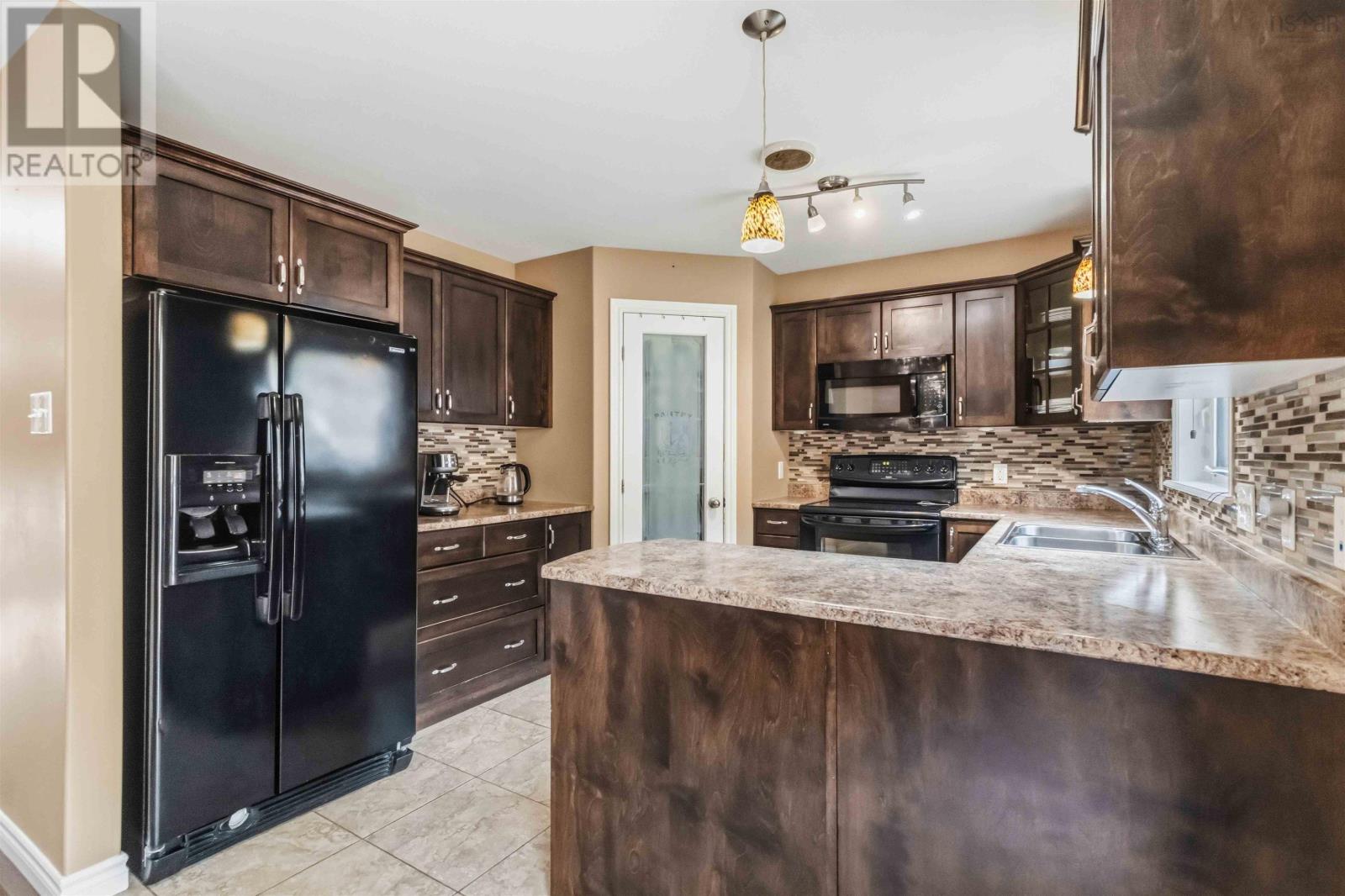 Property 18 of 50 of 33 Riverwood Drive