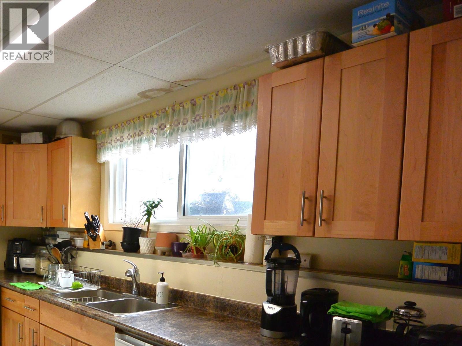 4465 BIRCH CRESCENT - 25