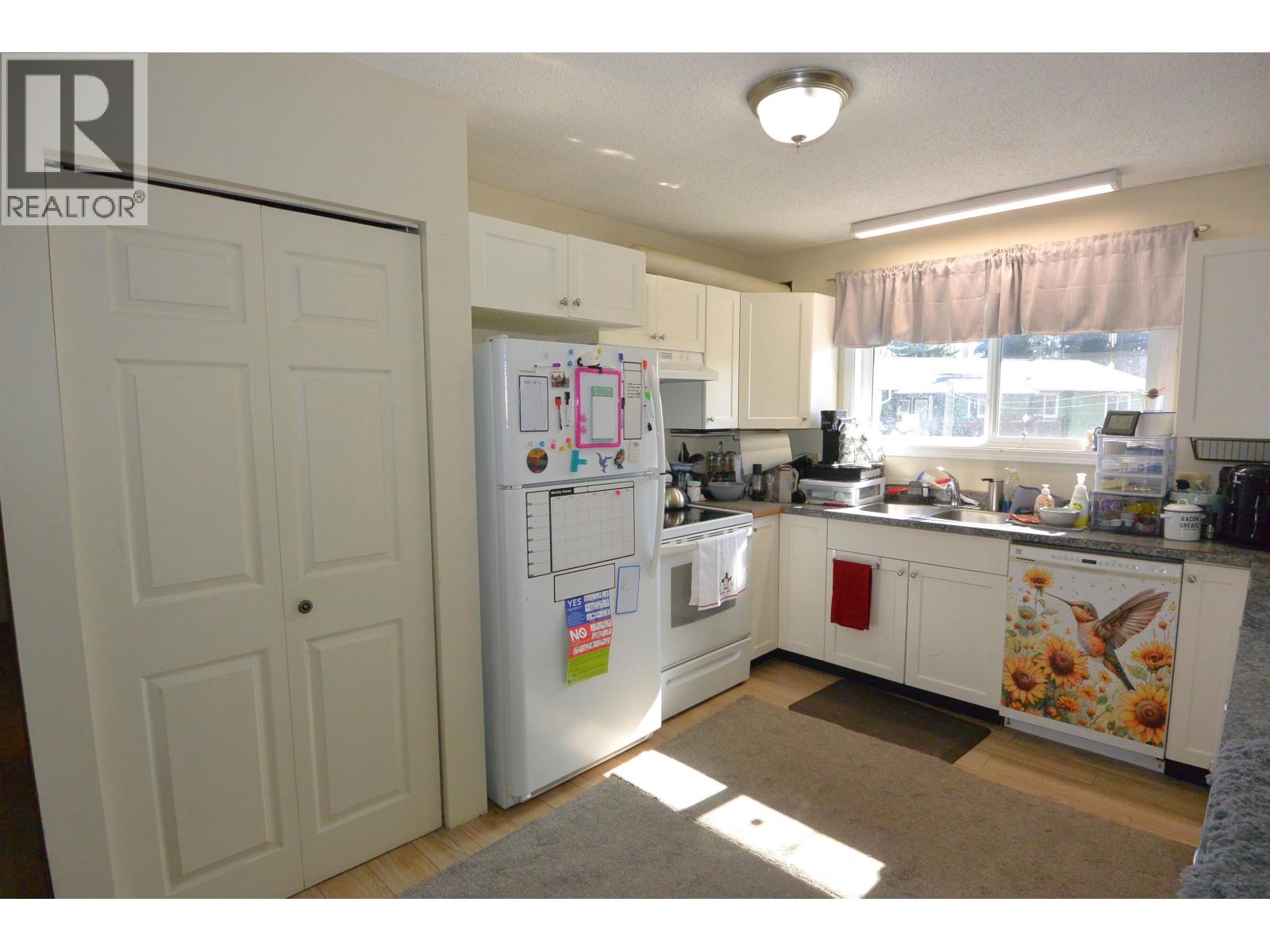 4465 BIRCH CRESCENT - 5