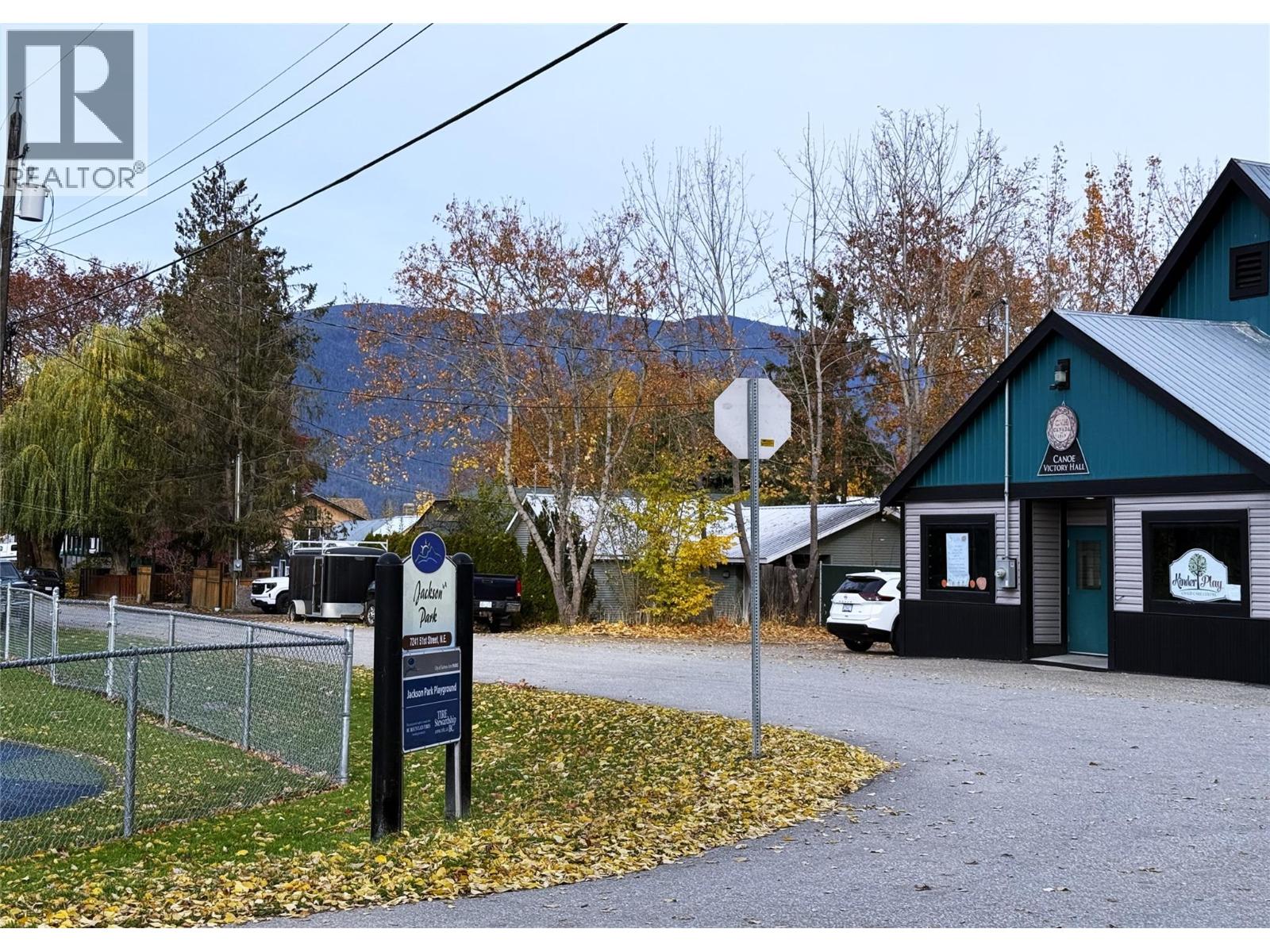 Jackson Park and Canoe Victory Hall are at the corner of the block.