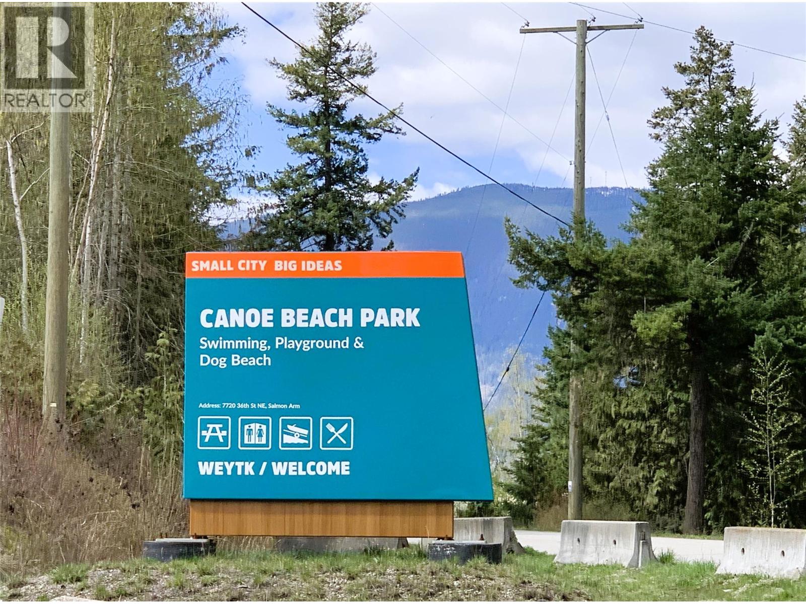 Canoe Beach Park is just 1.2 km away