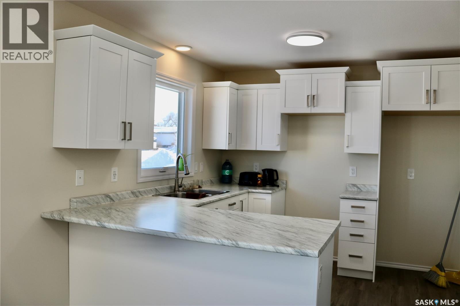 511 1st AVENUE - 8