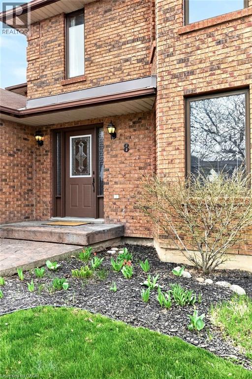 8 WYVIS Court, Stoney Creek, Ontario, L8G4W3 — Photo 4