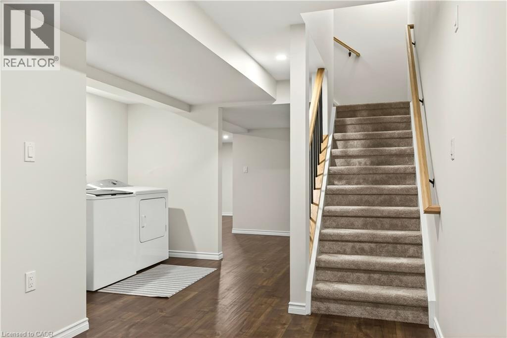 8 WYVIS Court, Stoney Creek, Ontario, L8G4W3 — Photo 34