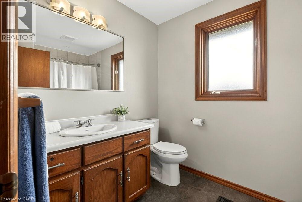 8 WYVIS Court, Stoney Creek, Ontario, L8G4W3 — Photo 25
