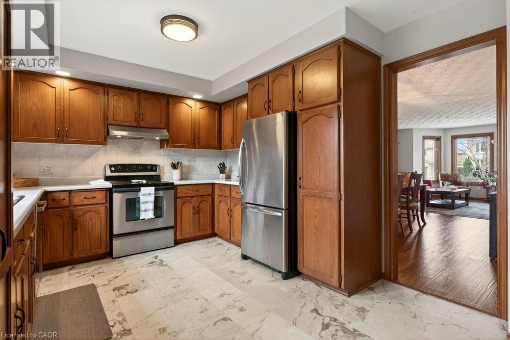 8 WYVIS Court, Stoney Creek, Ontario, L8G4W3 — Photo 10