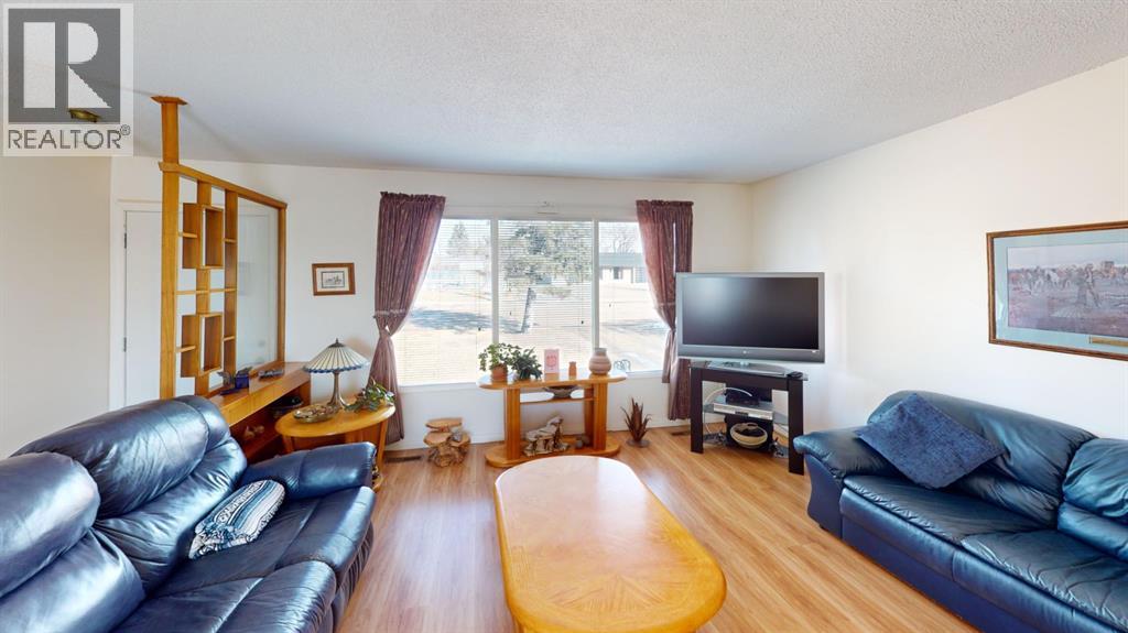 305 2 Avenue - 4