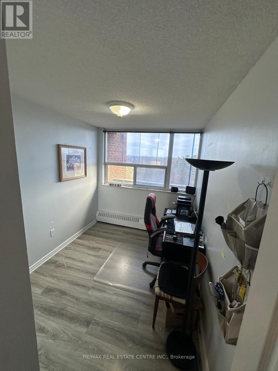 #902 3501 GLEN ERIN DRIVE - 22