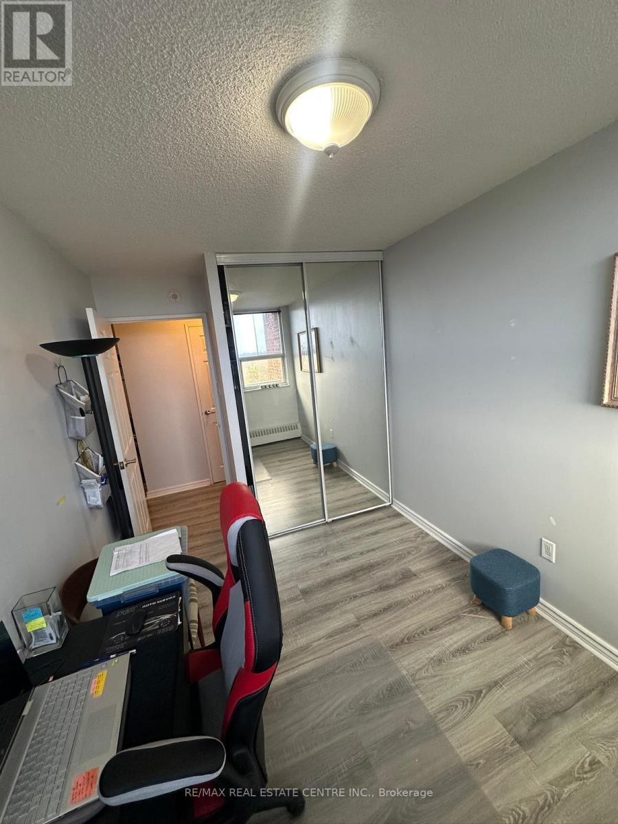 #902 3501 GLEN ERIN DRIVE - 21