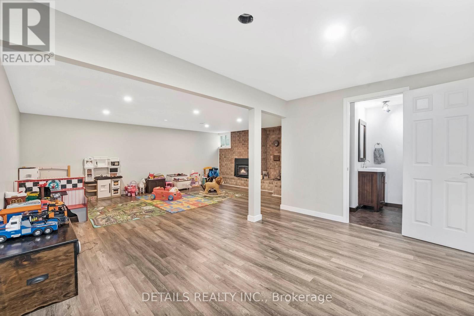 387 CAMPBELL SIDE ROAD - 31