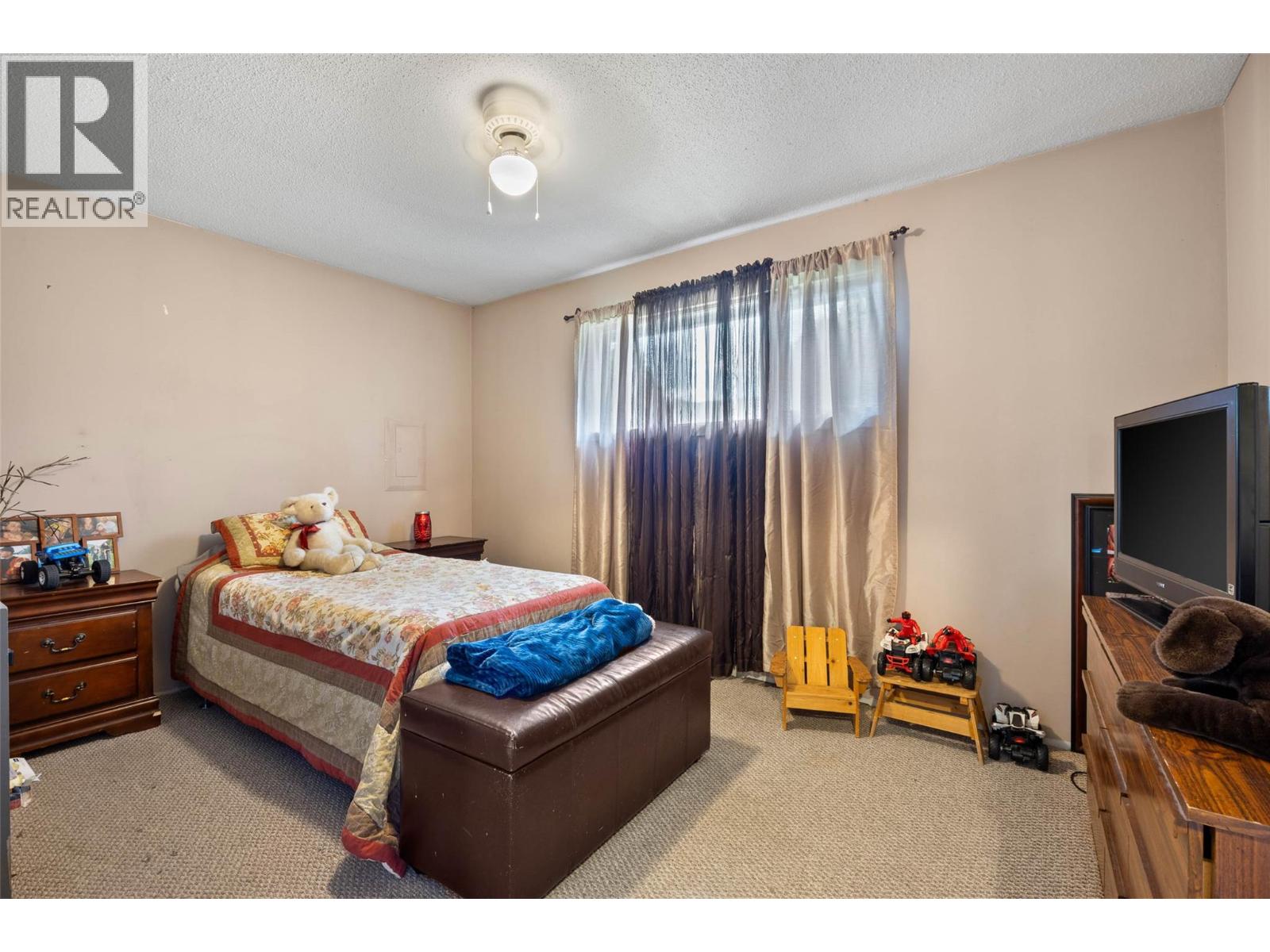 229 Lakeshore Drive, Chase