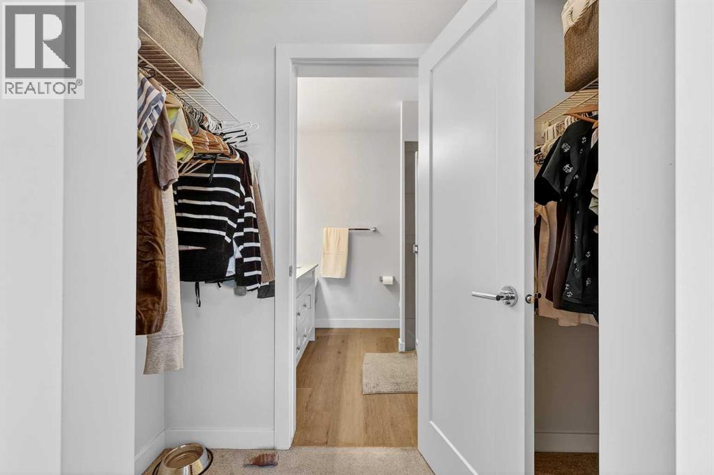 #218 30 WALGROVE WALK SE - 22
