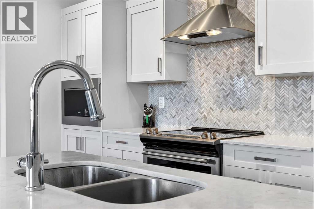 #218 30 WALGROVE WALK SE - 8