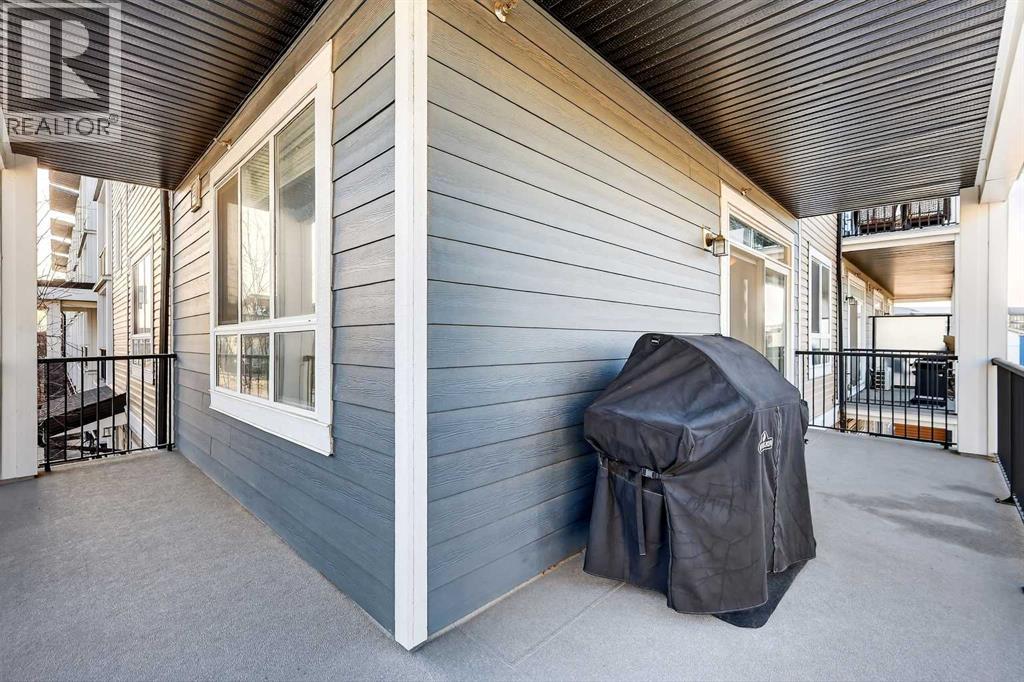 #218 30 WALGROVE WALK SE - 30