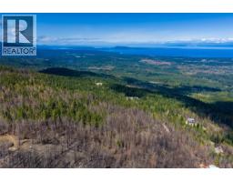 1915 Wallace Wood Way, Qualicum Beach, BC V9K2S3 Photo 8