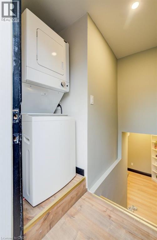 8 SPRING Street E - 36